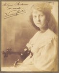 Scheda Vivian Chartres