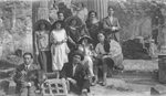 Scheda Pino e Eugenio Bronzetti con gruppo di amici