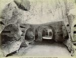 Scheda N. 33417 Siracusa - Dintorni. Chiesa di S. Giovanni delle Catacombe. Le catacombe (Ed.ne Alinari)