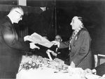 Scheda Gruppo di persone con Salvatore Pugliatti