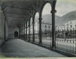 Scheda N. 19633. Monreale - Cattedrale. Portico sul fianco della Chiesa e Monte Castellaccio (Ed.ne Alinari)