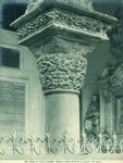 Scheda N. 33162 Palermo - Cattedrale. Esterno del Portico. Un Capitello (XV Secolo) (Ed.ne Alinari)